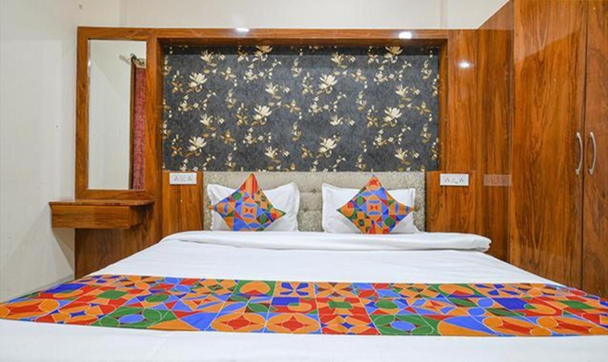 Fabhotel Royal Palace Indore Exteriör bild